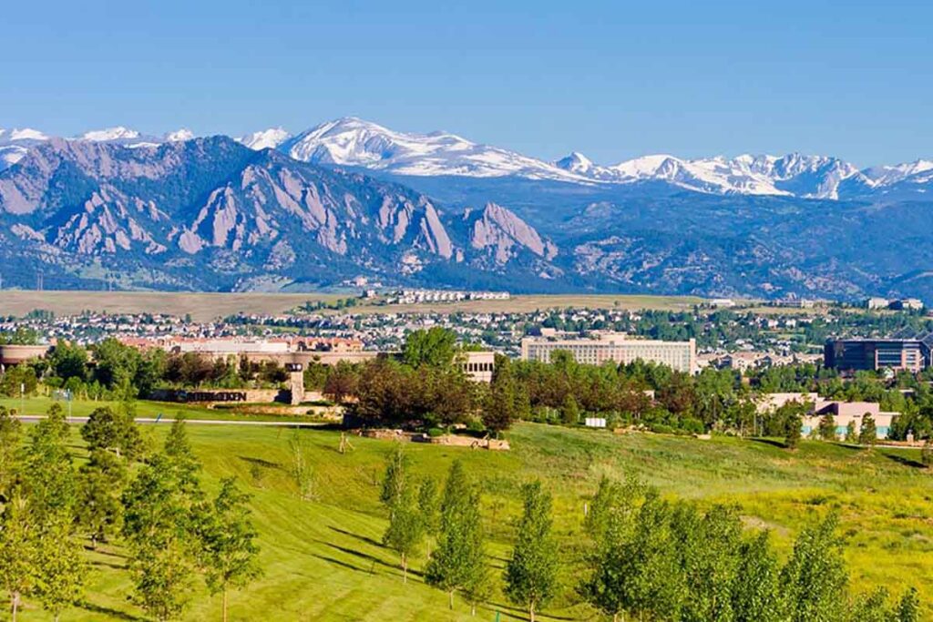 a picturesque view of mountains represents a suboxone clinic available in broomfield CO